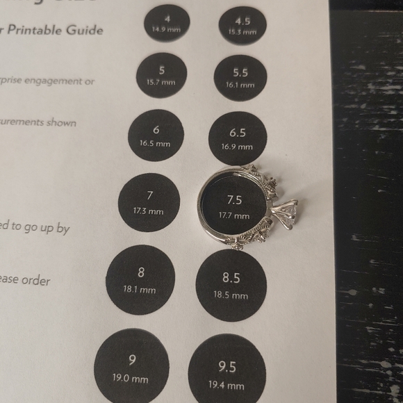 Silver tone Rhinestone Ring - Picture 5 of 8